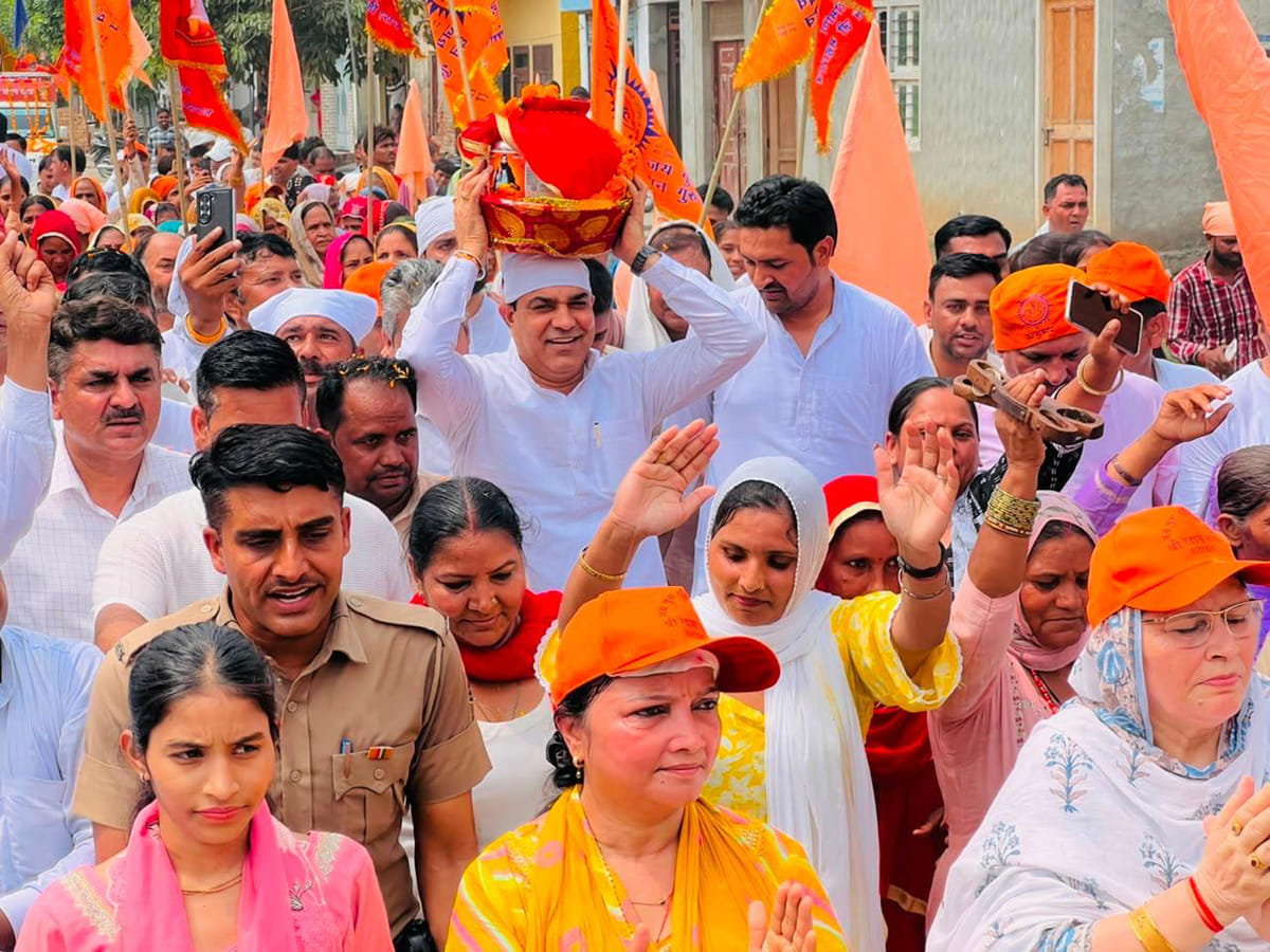 Kaithal News: वाराणसी से देवभूमि कलायत में पहुंची गुरु रविदास जन्म स्थली की पावन माटी