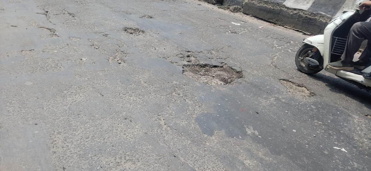 Bad roads and chaos are making the journey of Shiva devotees difficult.