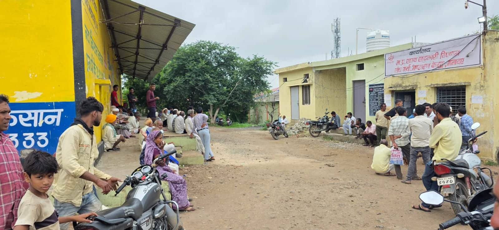 केंद्रों पर किसान हो रहे परेशान