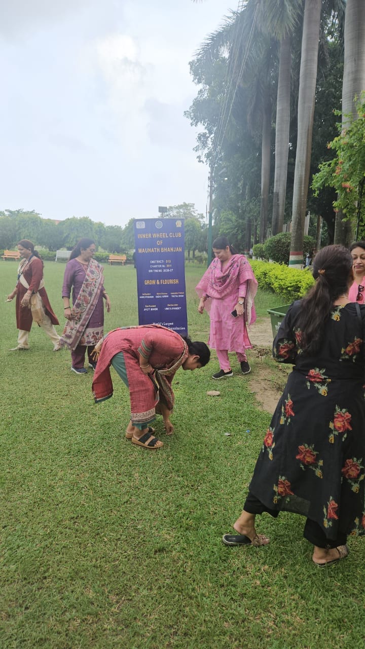 Inner Wheel Club conducted a cleanliness drive at Rose Garden.