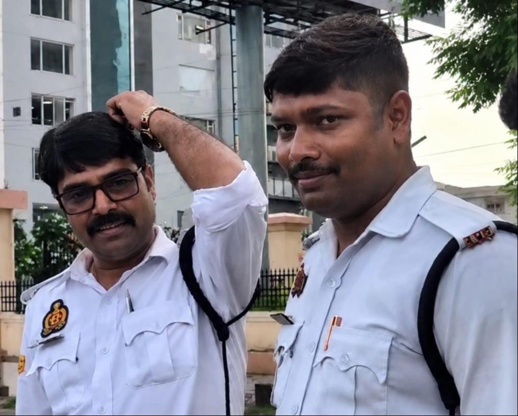 Two traffic constables suspended on charges of extortion.