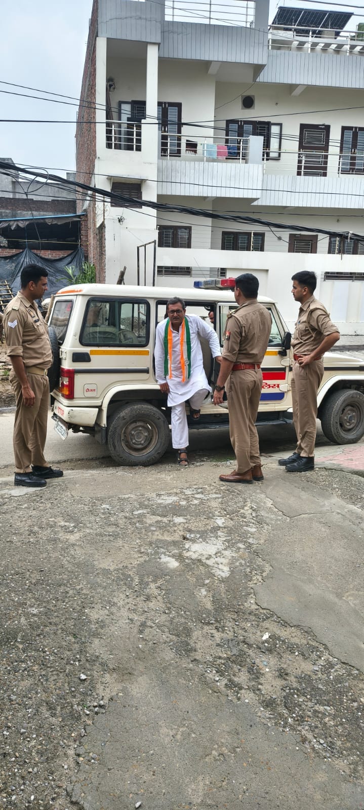 Congress District President arrested before protest; outrage among party workers.