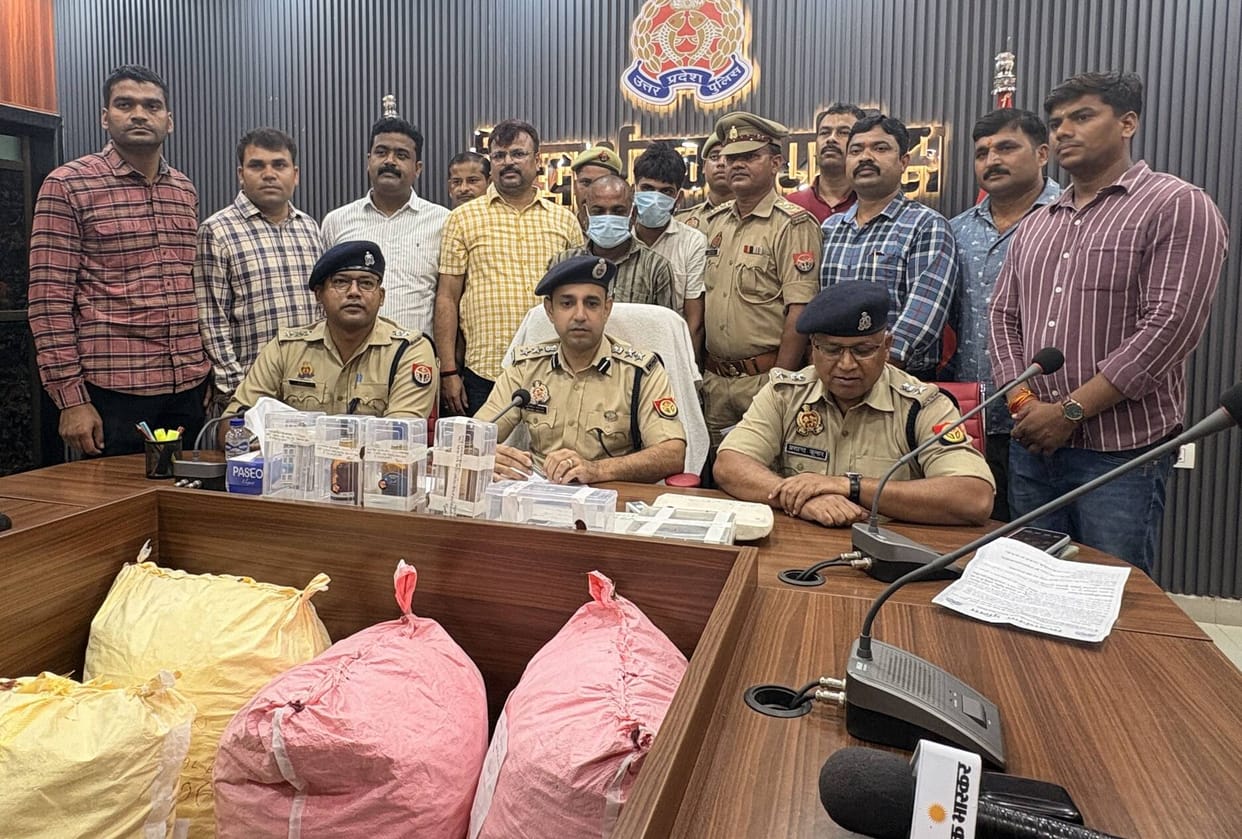 Siddharthnagar News: Gang producing spurious liquor in branded bottles busted; two arrested