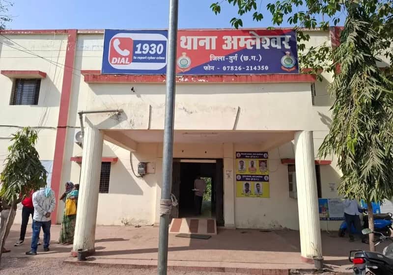 Teacher robbed at gunpoint in broad daylight, miscreants snatched purse after stopping e-rickshaw, police scan