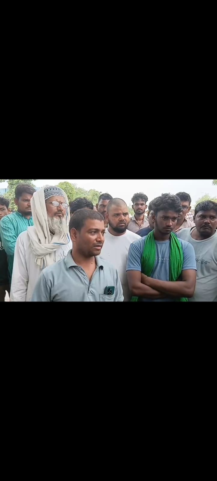 Youth dies of electrocution while climbing a tree to repair a wire.