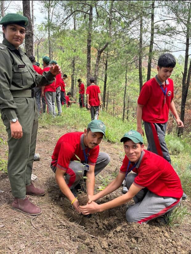 60 students planted 100 fruit-bearing and shade-providing saplings in Devthi.