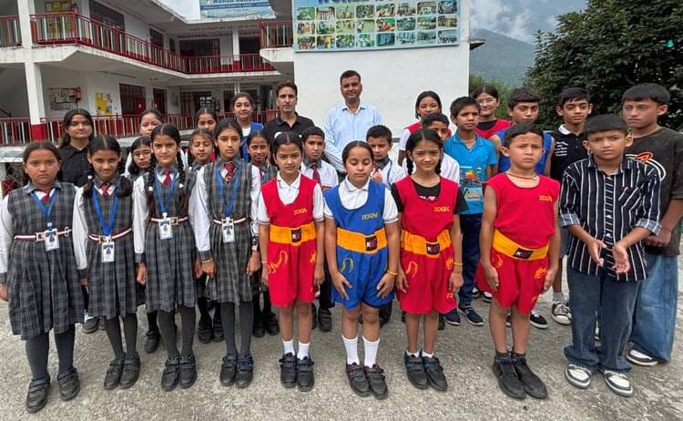 Kullu News: वुशू चैंपियनशिप के लिए कुल्लू की टीम रवाना