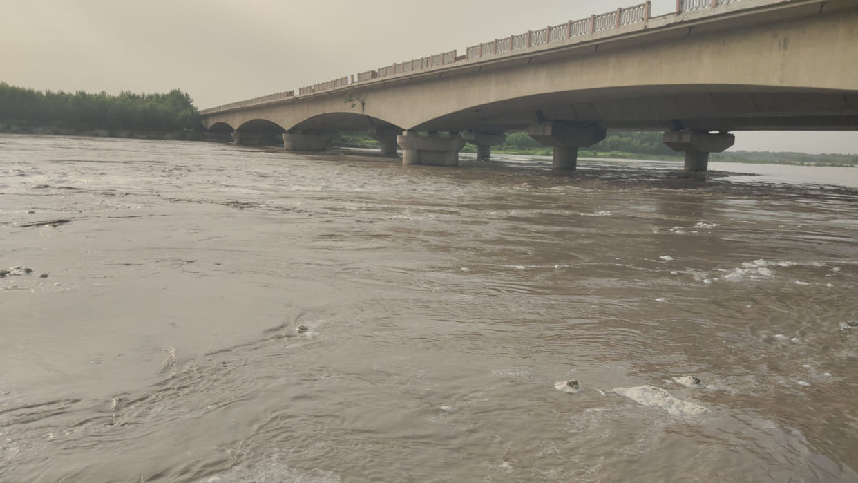 Yamuna's water level rises to 230.20 meters; embankment reinforcement work completed; leave cancelled for Junior Engineers and field workers.