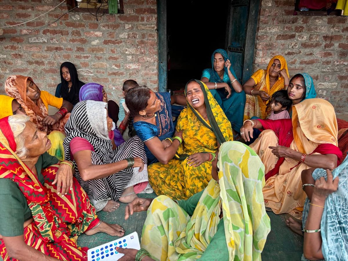 Agra News: कर्ज और गृहक्लेश से तंग किसान ने फंदा लगाकर दी जान