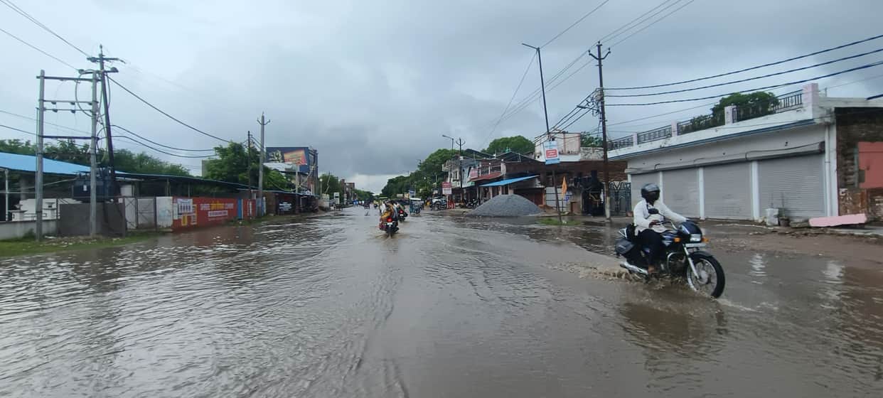 Waterlogging everywhere due to rain; Jail Road caves in