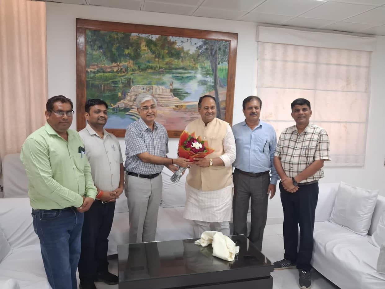 Mohan Nagar honored at the university.