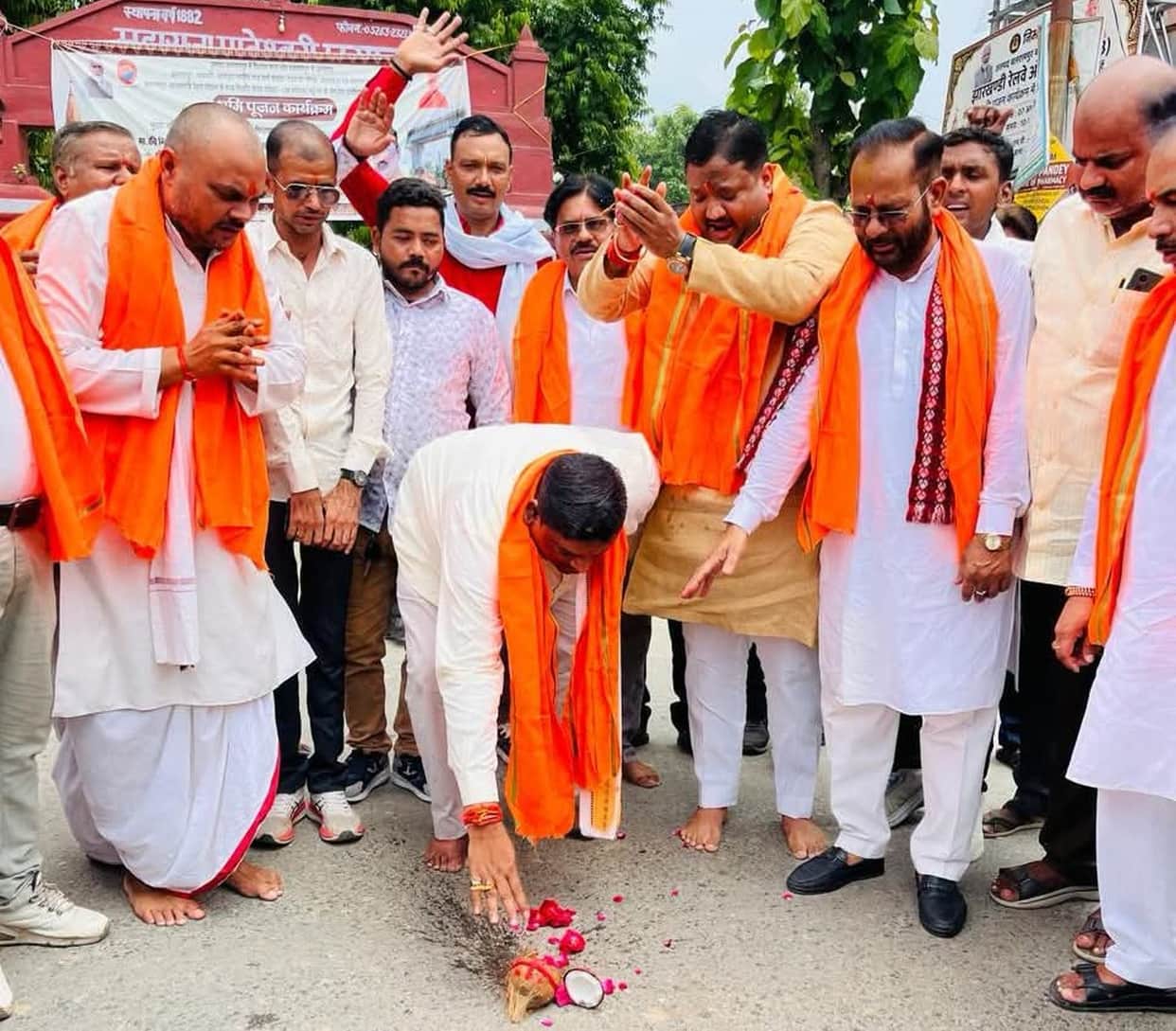 Construction of the Jharkhandi overbridge begins with the groundbreaking ceremony; will bring relief from traffic jams