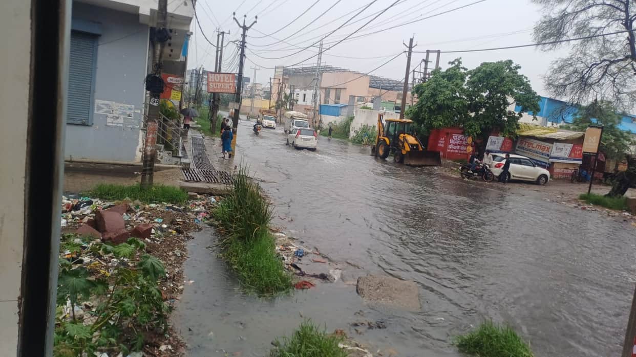 Waterlogging at the 20th Mile Market could turn into a public agitation.
