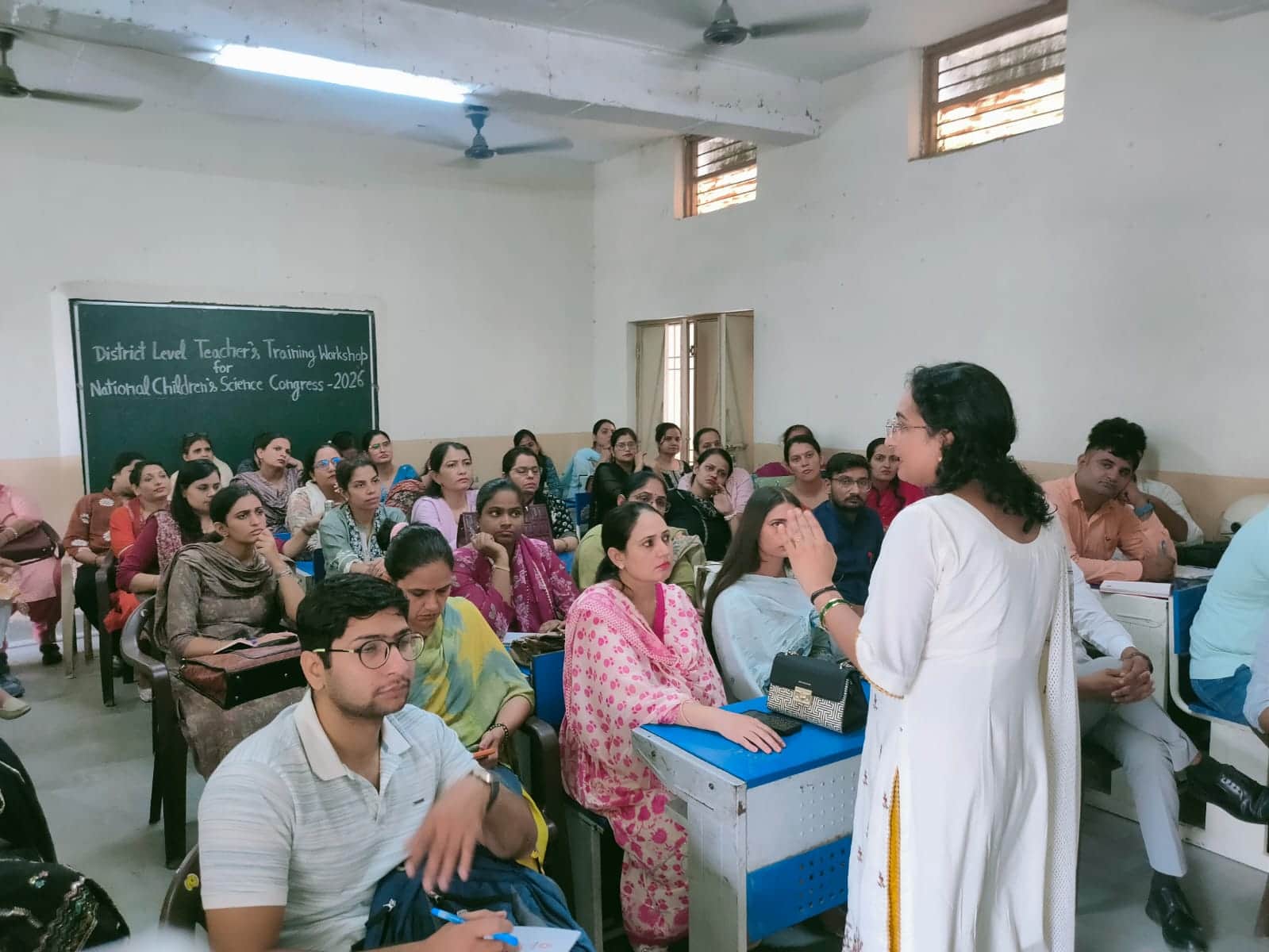 फोटो : सोनीपत के राजकीय वरिष्ठ माध्यमिक विद्यालय, गढ़ी ब्राह्मणान में आयोजित प्रशिक्षण कार्यक्