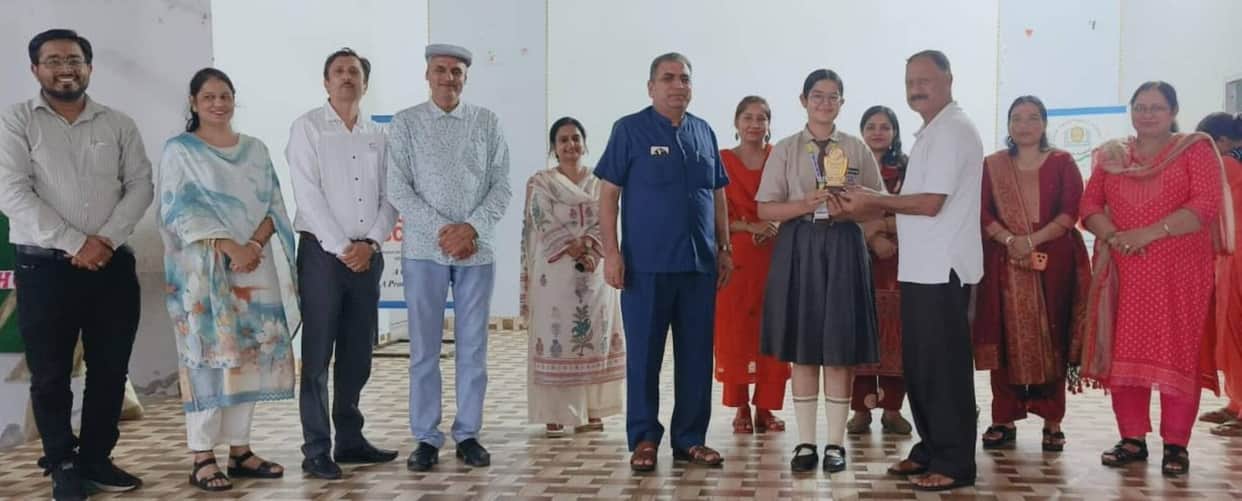 Geetika tops science seminar