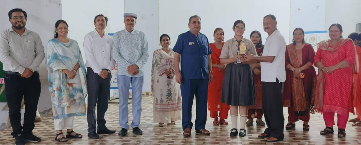 Geetika tops science seminar