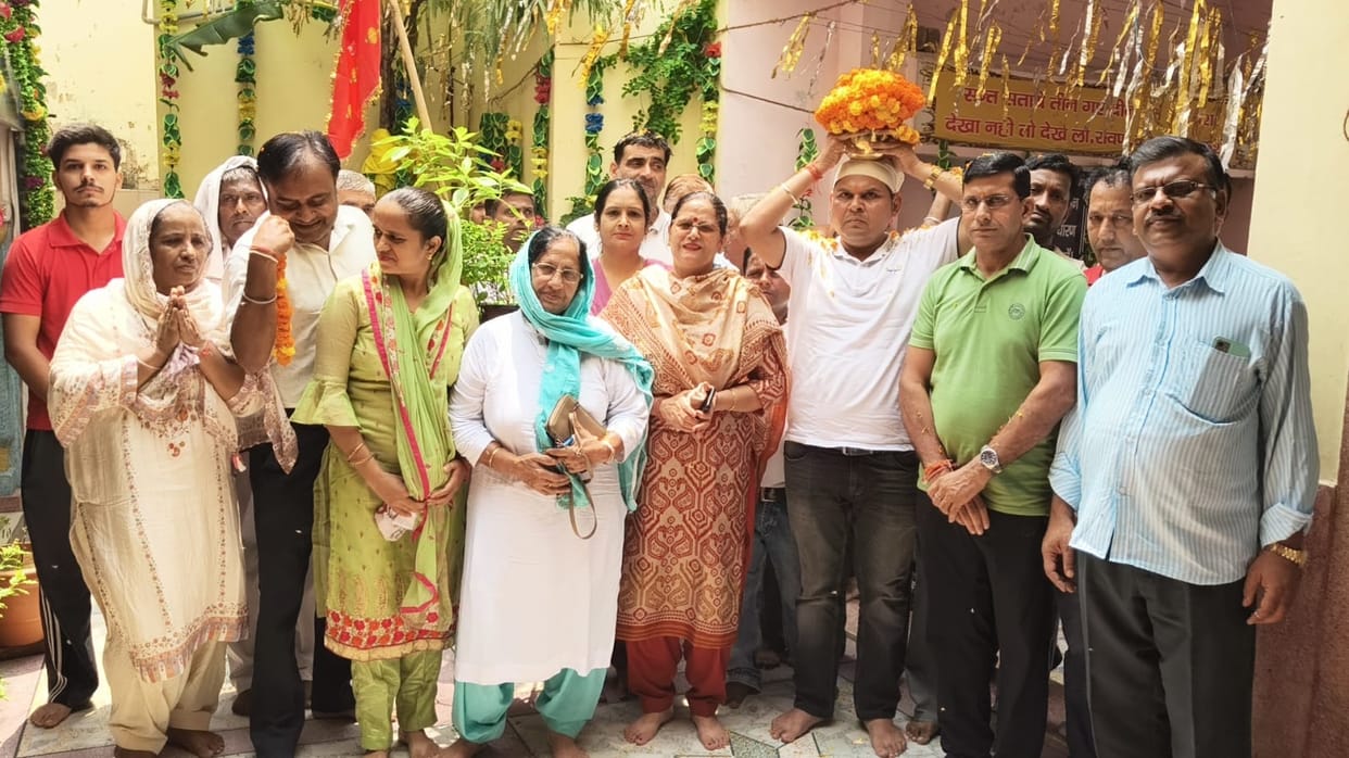 A ceremonial procession was taken out, and the Kalash was installed at the Raghunath Temple