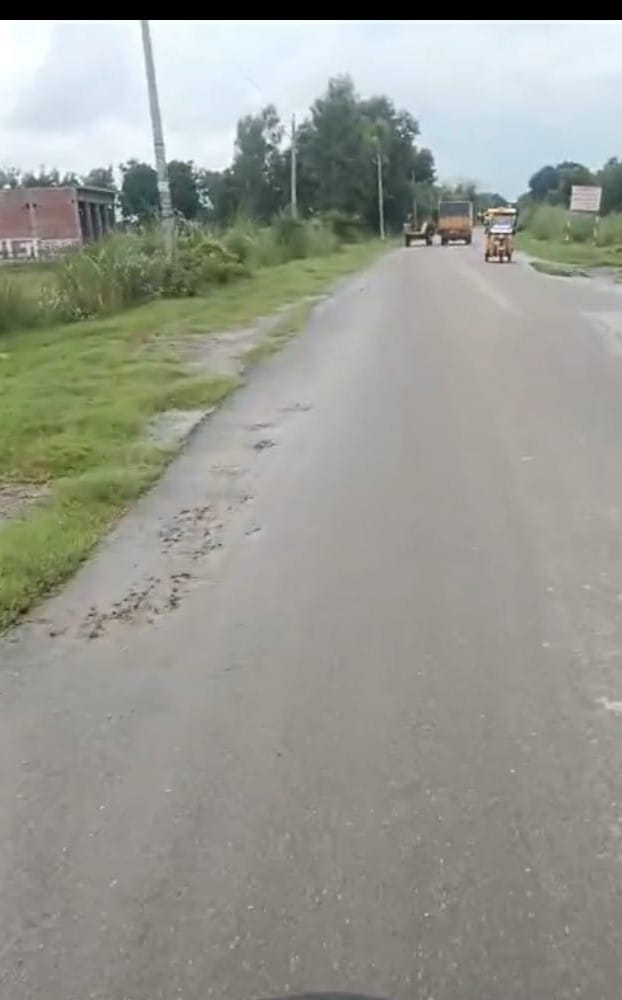 Water receded from the Jalalabad-Shamsabad State Highway.