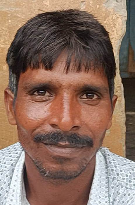 Fertilizer Crisis: Stocks exhausted in some places, locked shutters in others; farmers return disappointed.