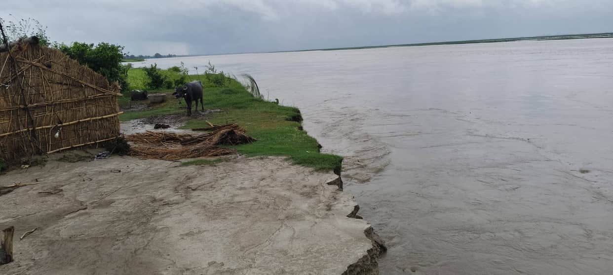 Saryu above danger mark in Majha