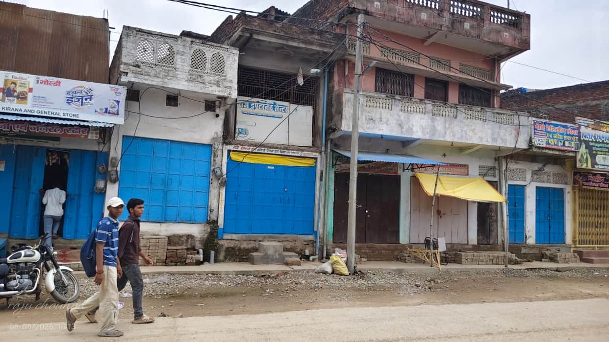 Markets remained closed and condolence meetings were held in schools following the demise of MLA Umashankar Singh.