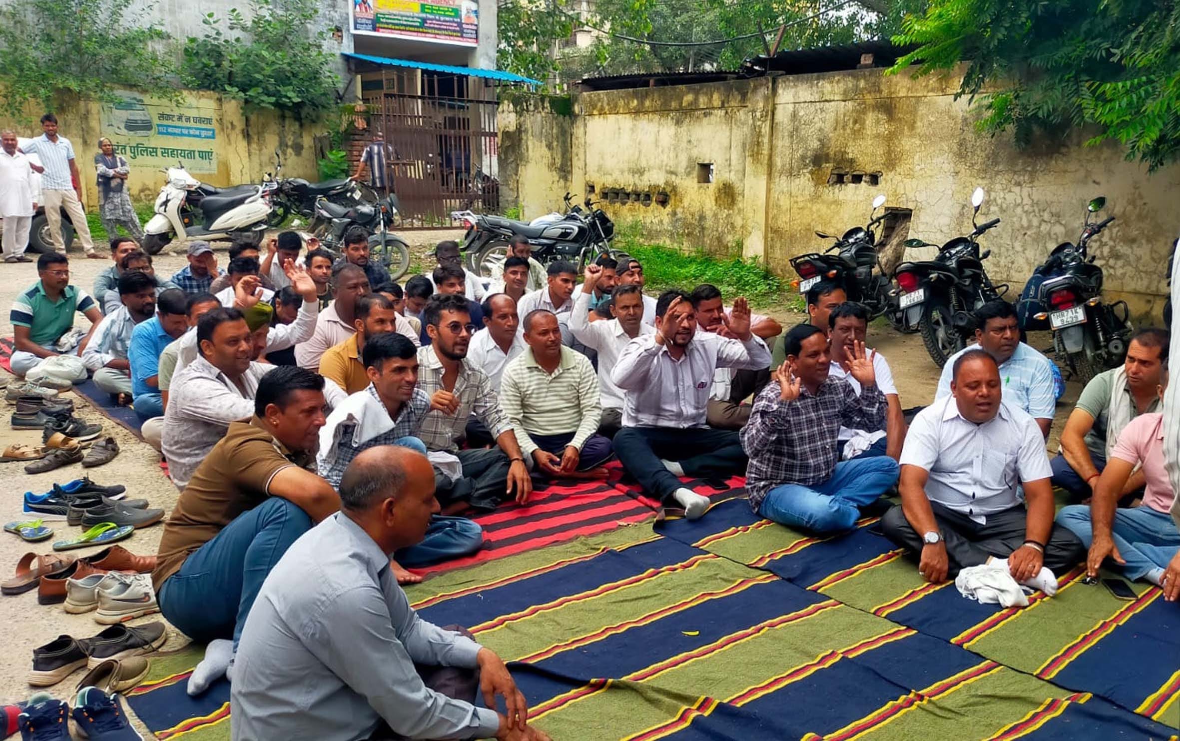 BKU extends support to electricity department employees