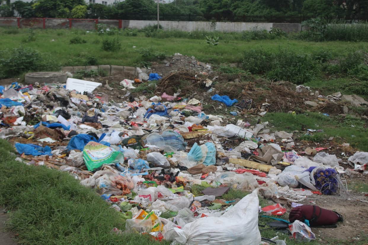 20 tonnes of garbage piled up on the streets in a single day.