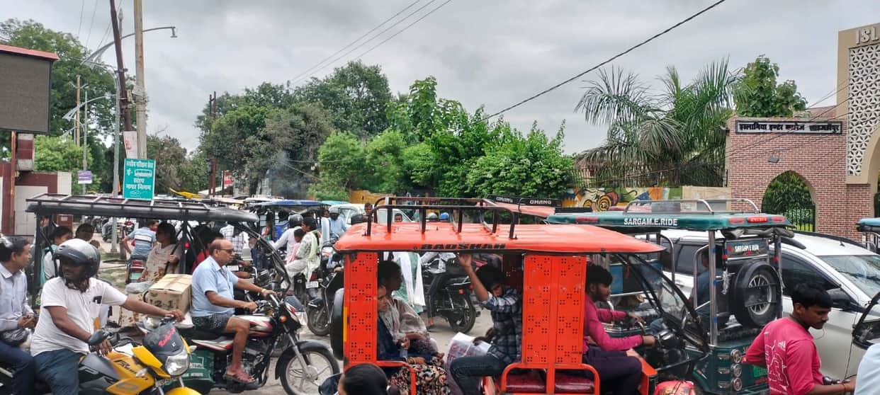 Traffic system crippled; several roads, including Town Hall and Jail Road, jammed.