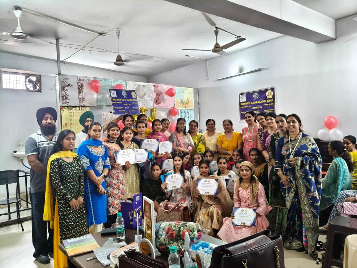 Aditi Crowned Teej Queen; Payal Has the Best Mehendi