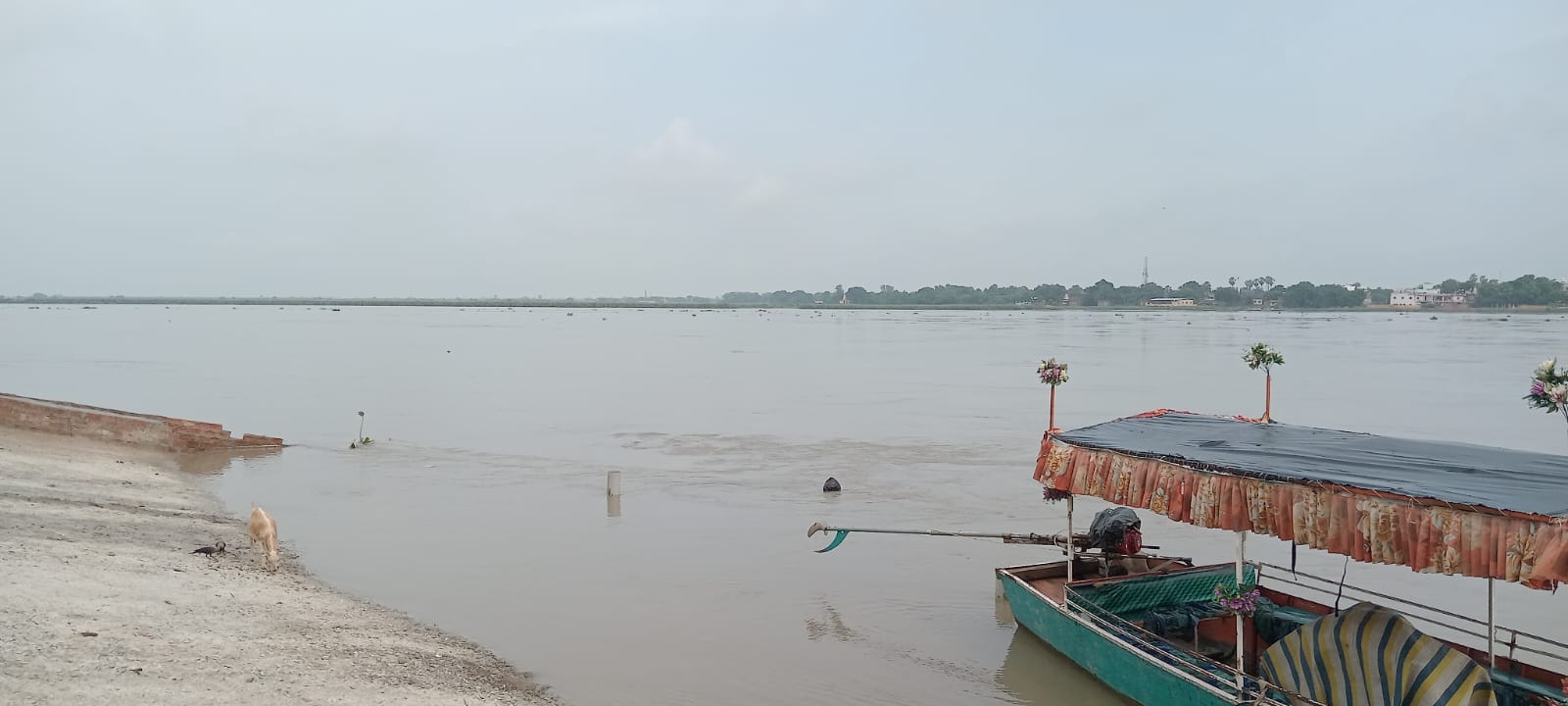 दोहरीघाट में बढ़ा सरयू नदी का जलस्तर।संवाद