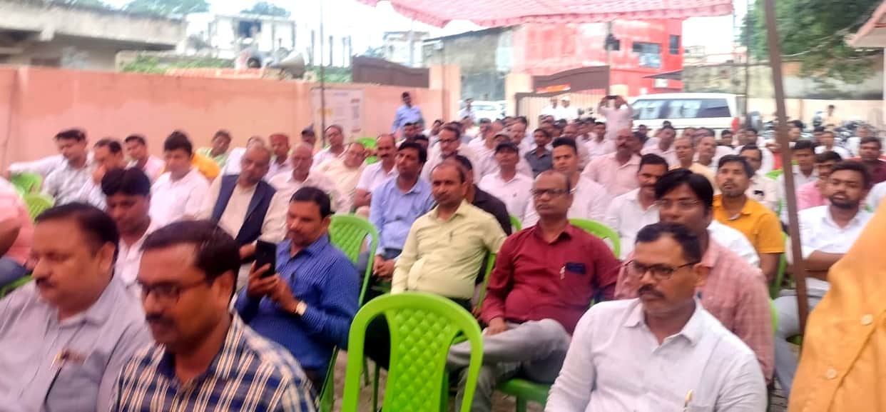 Governments snatched away achievements due to a lack of struggles: Janardan