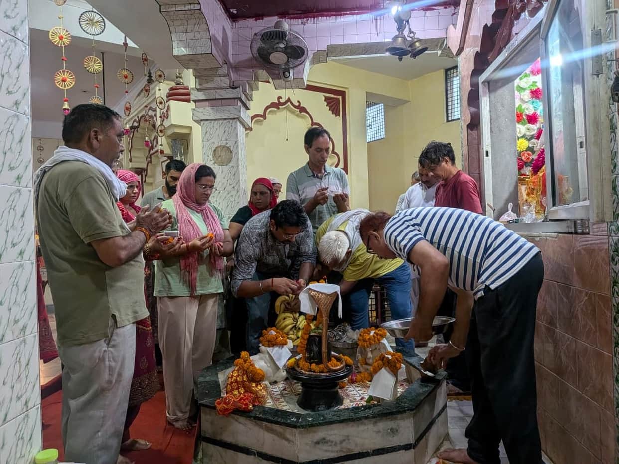 Crowds of devotees at Jind's temples during the month of Shravan; Kanwariyas also arrive.