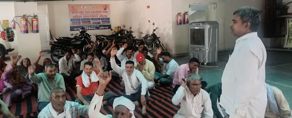 Sanitation workers' strike extended until August 11; filth accumulates in the city.