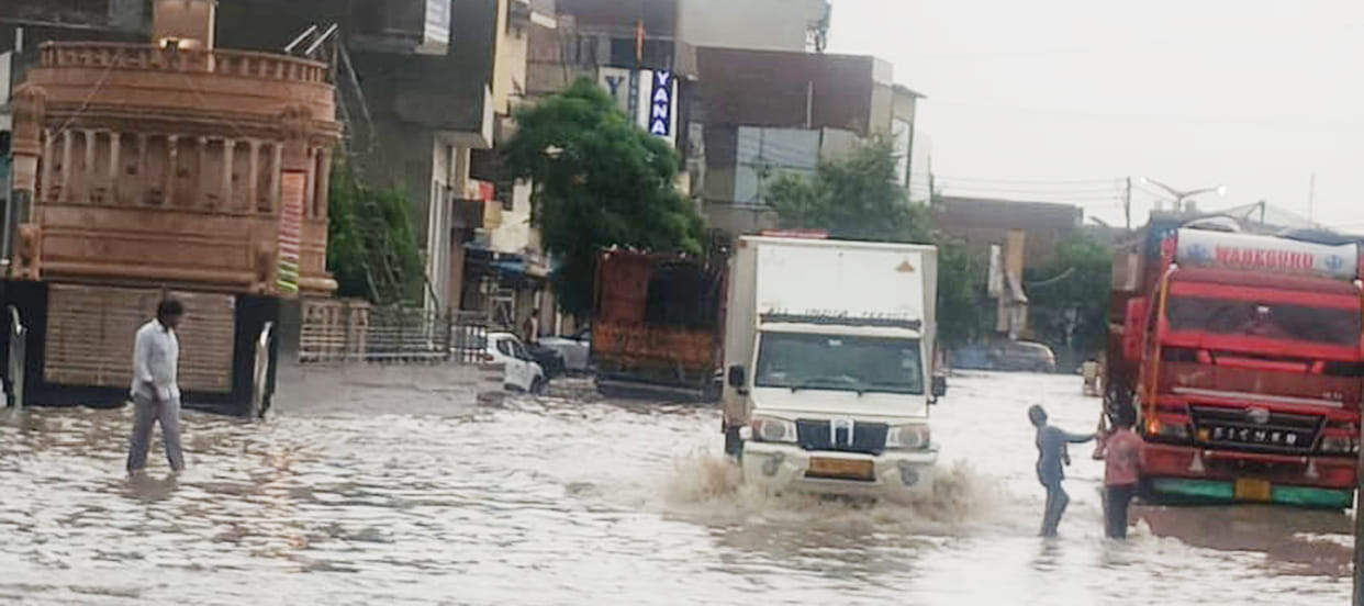 As the rains poured, roads were submerged and roofs collapsed, exposing the reality of the drainage system