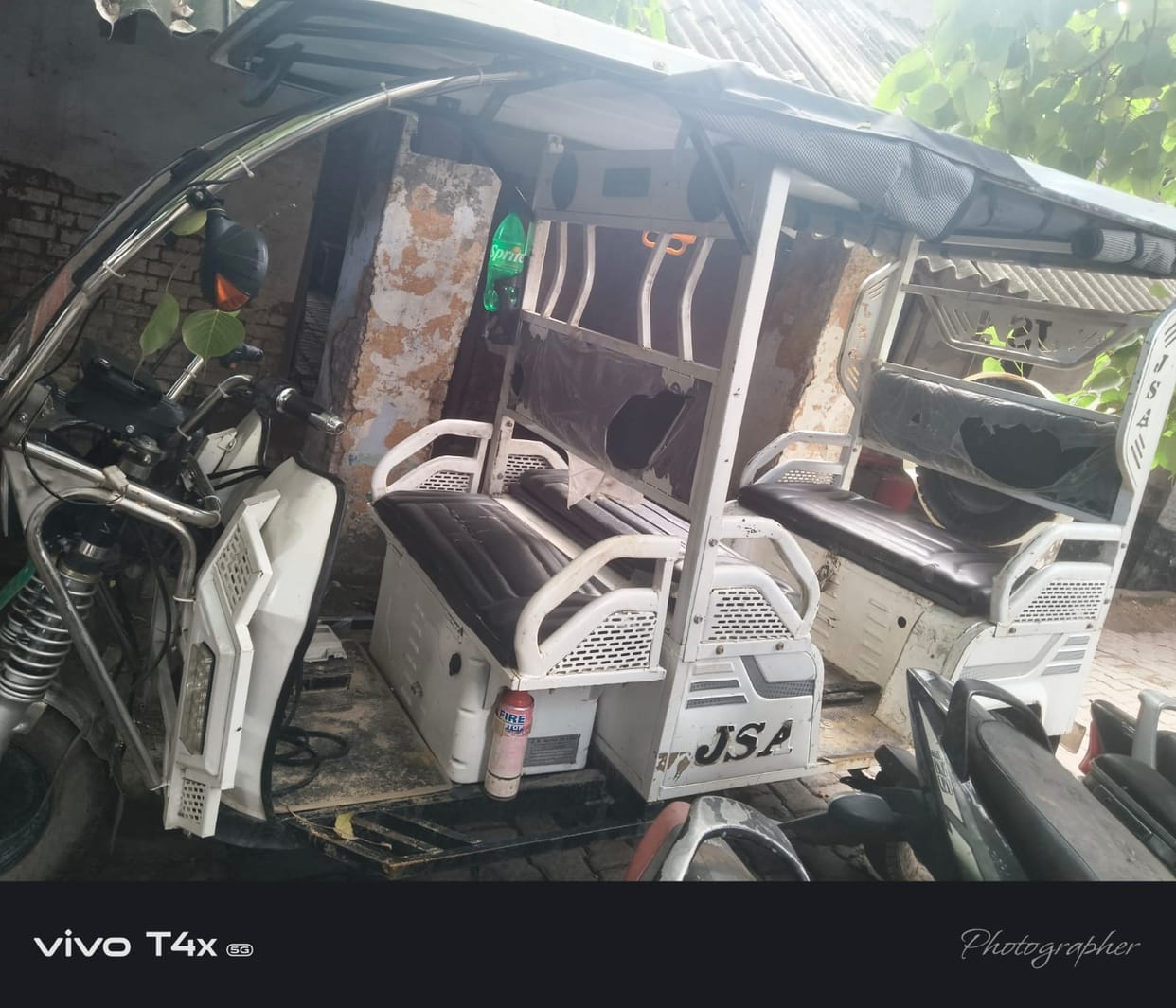 No trace of driver missing for five days, e-rickshaw found