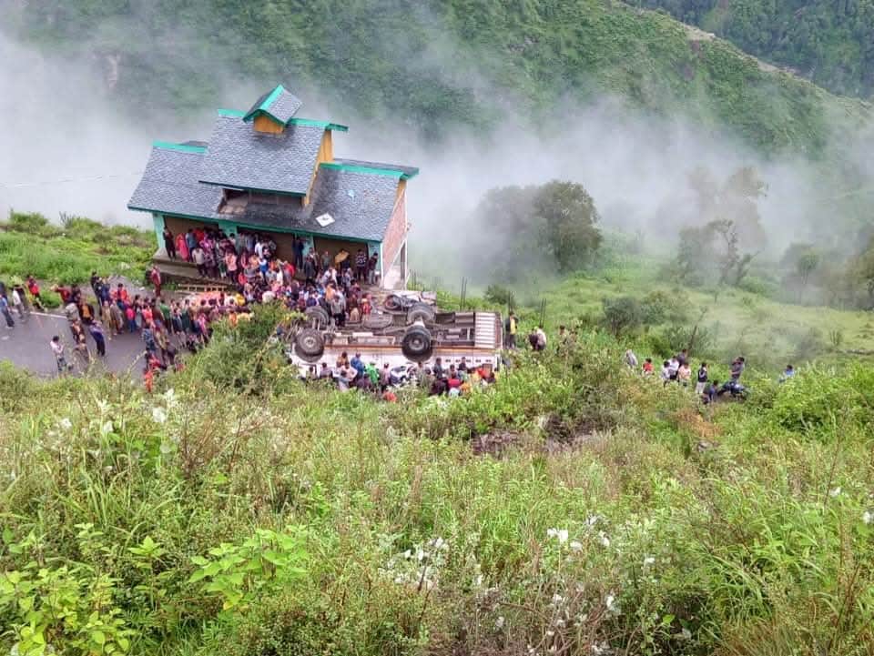 बैरागढ़ चंबा निजी बस दुर्घटना होने से उपमंडल में दहशत कम हो