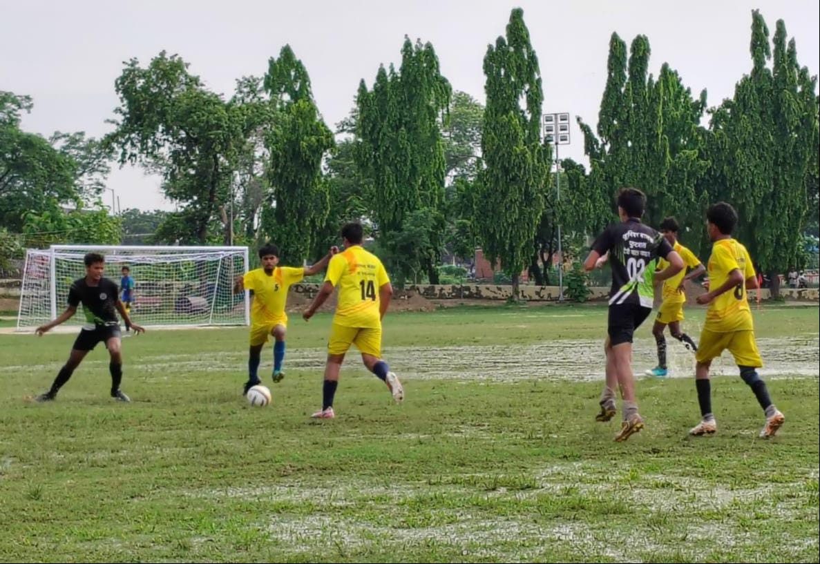 Football: Varanasi, Bareilly, Sports College Lucknow, and Gorakhpur in the semi-finals.