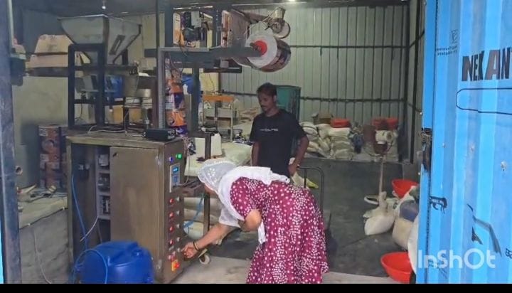 Mahendragarh-Narnaul News: पड़ोसियों को दिए सैंपल से शुरू हुआ सफर आज बाजार तक पहुंचा मनीषा का कारोबार