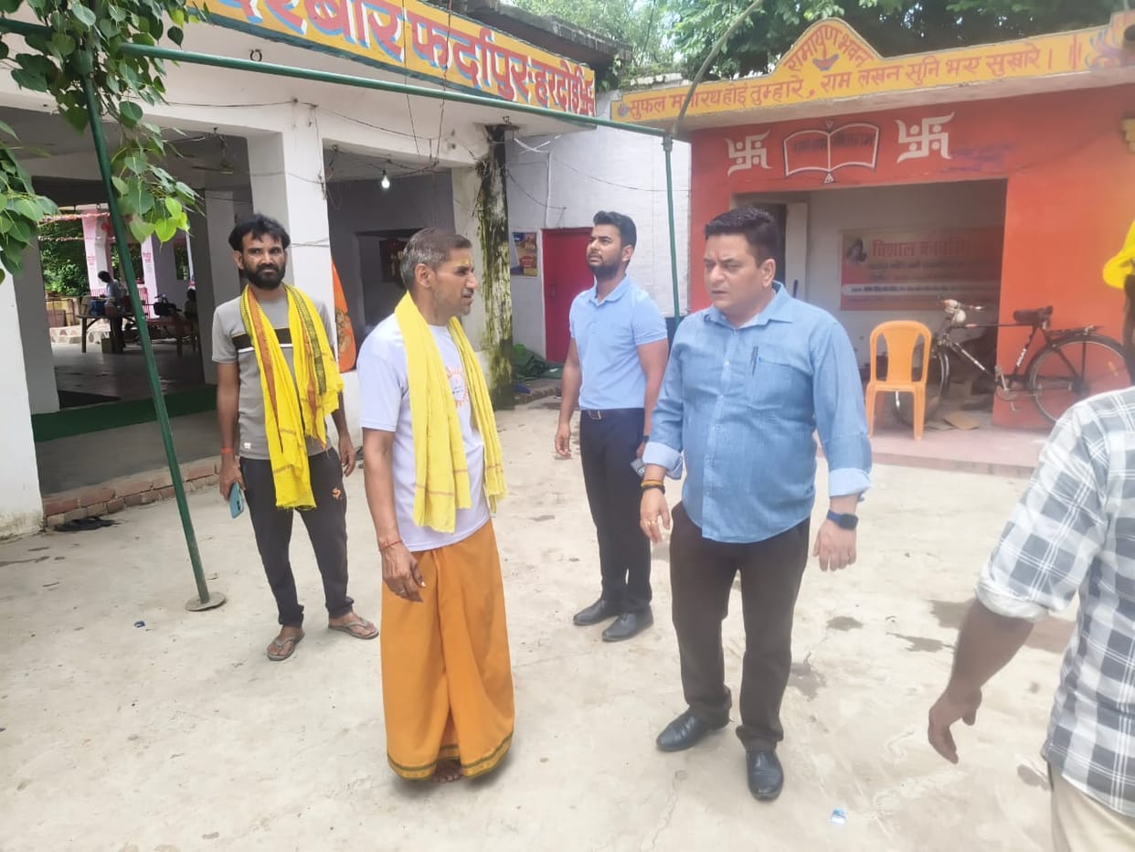 Inspection of poles and wires to ensure uninterrupted power supply; officials assessed the route.