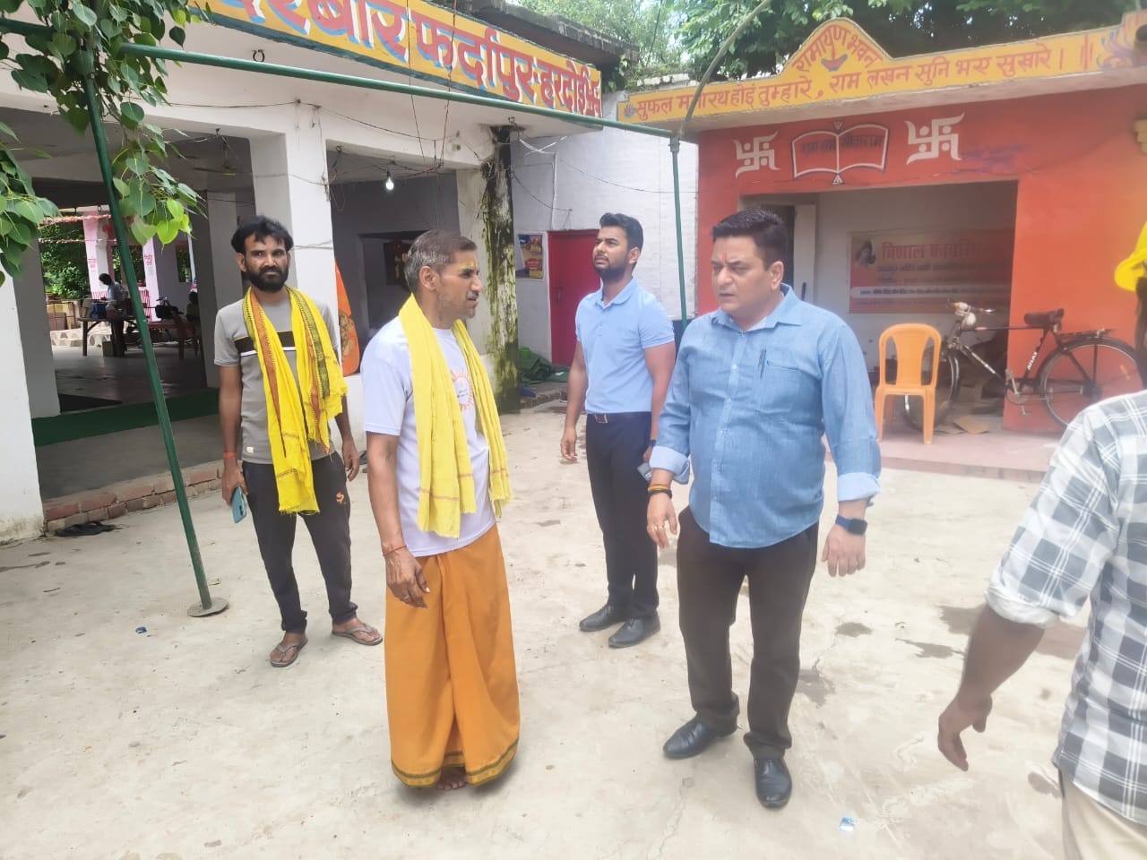 फोटो-07- बिलग्राम&nbsp;मार्ग&nbsp;पर&nbsp;फर्दापुर&nbsp;मंदिर&nbsp;परिसर&nbsp;में&nbsp;बिजली&nb