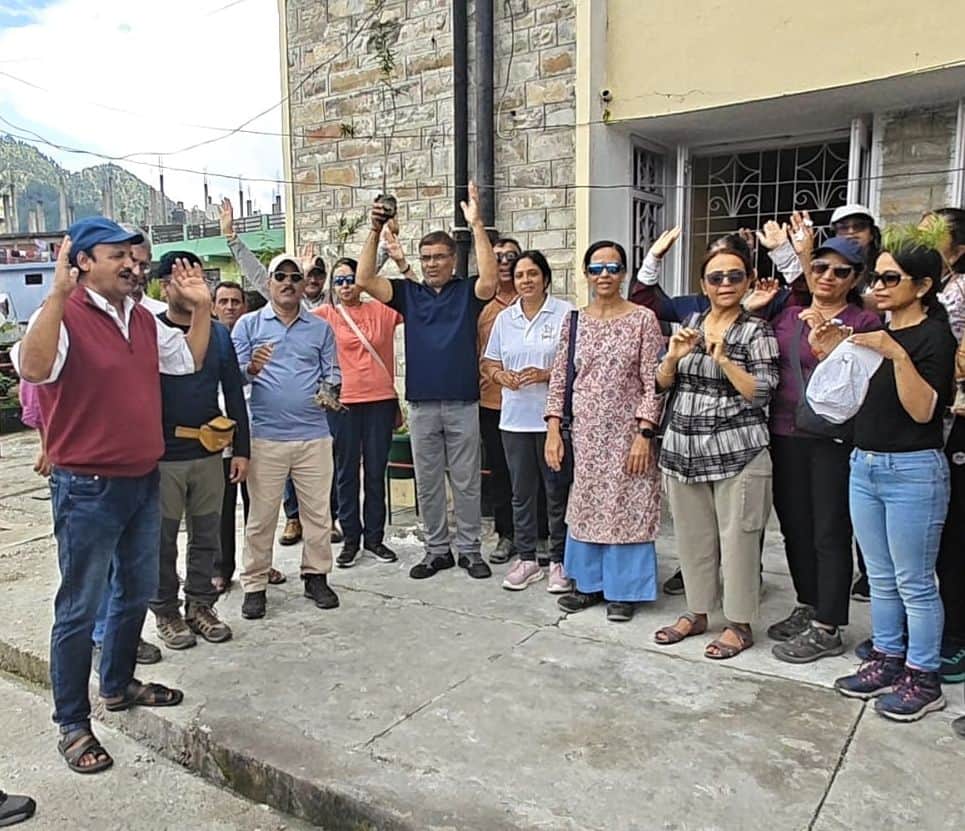 Pilgrims of the sixth batch welcomed in Didihat upon their return from the Kailash Parikrama