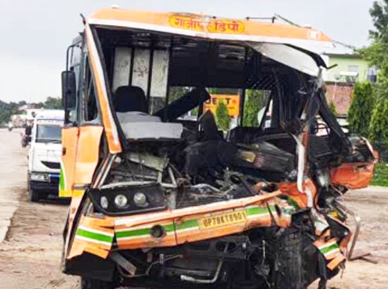 Roadways bus collides with a trailer entering the highway from a hotel.