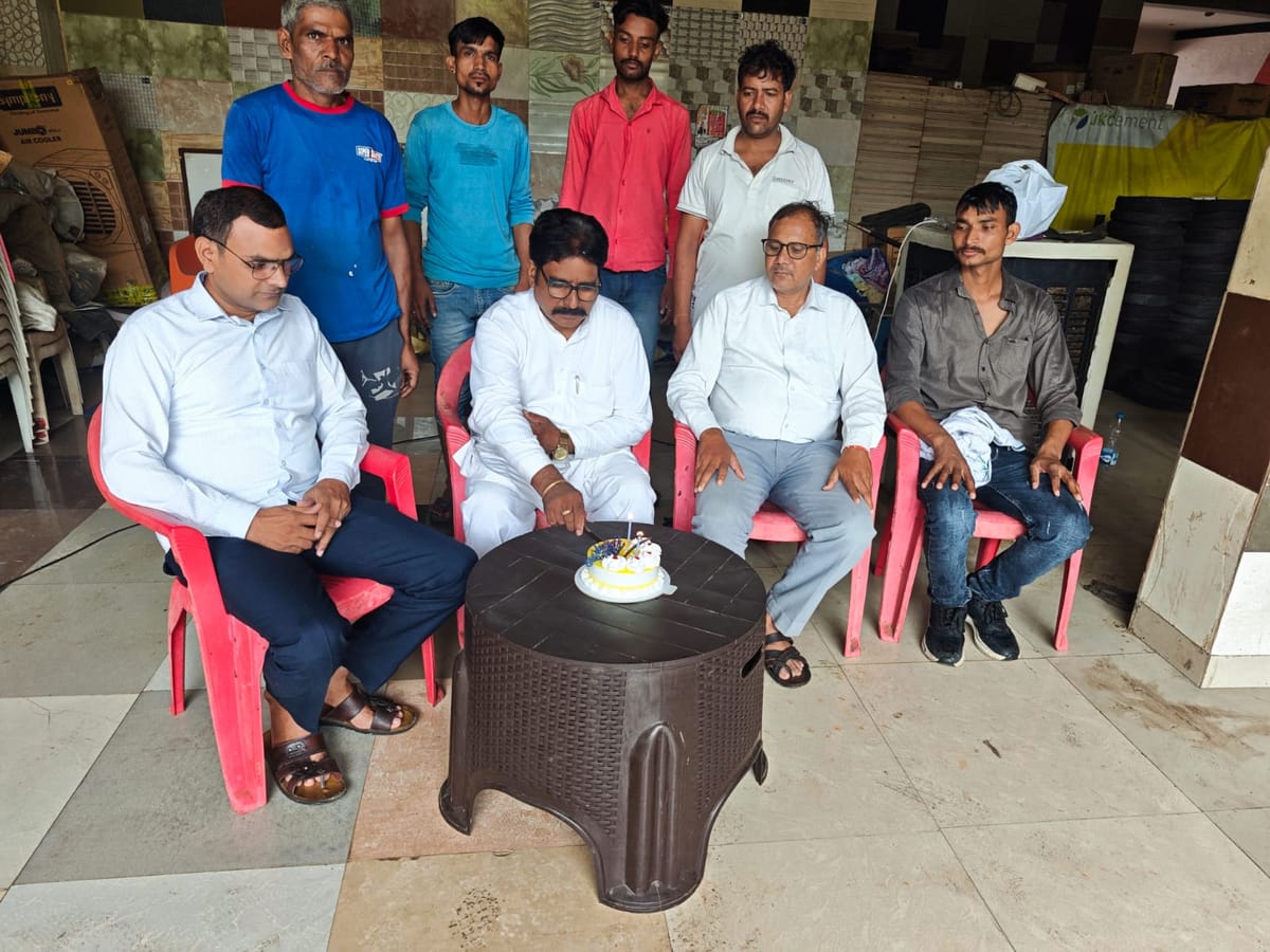 Rewari News: कांग्रेस के प्रदेश प्रभारी का मनाया जन्मदिन
