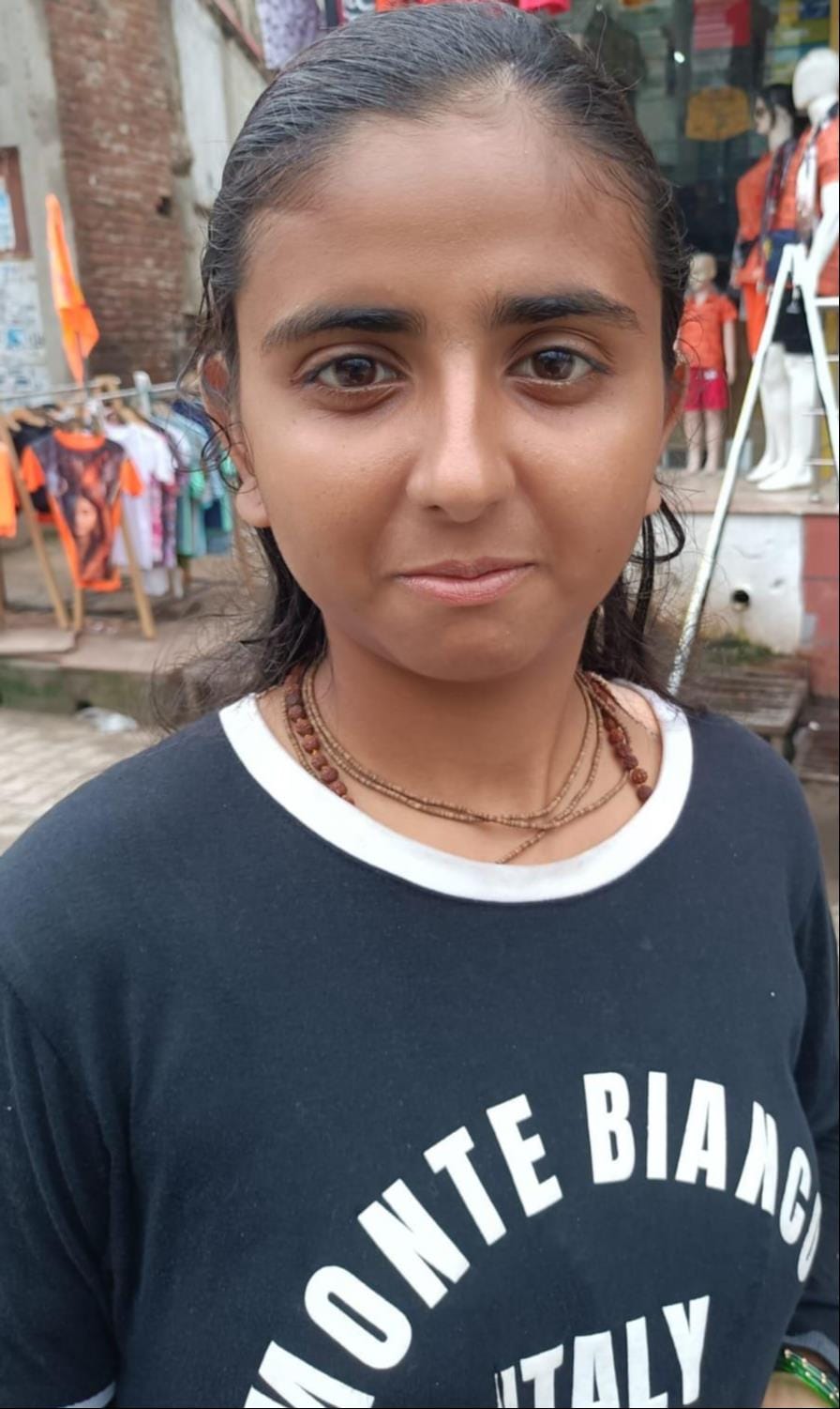 कांवड़ की खबर में युवती जहानवी।