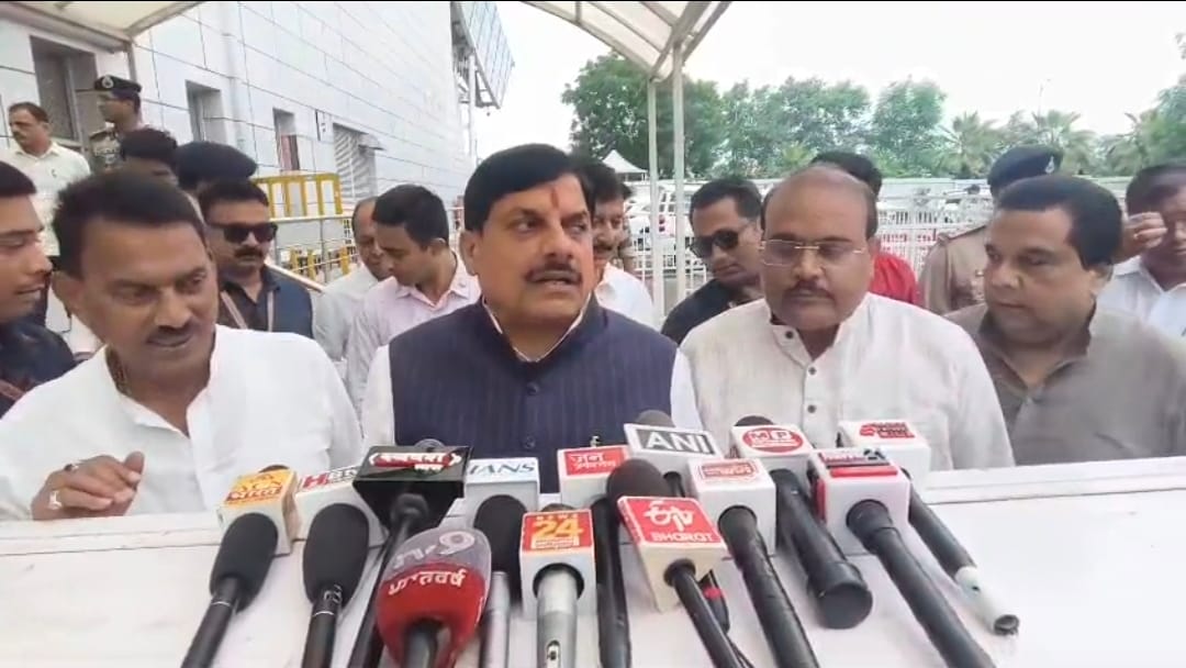 इंदौर में DGP स्तर की बैठक: नशे के नेटवर्क पर शिकंजे की तैयारी, सात राज्यों की पुलिस साथ मिलकर करेगी कार्रवाई