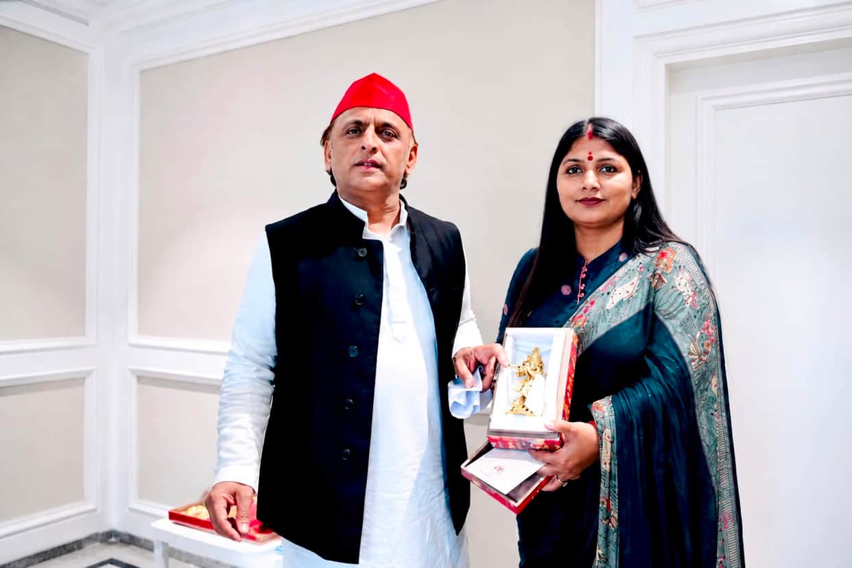 SP Women President met with SP chief Akhilesh yadav