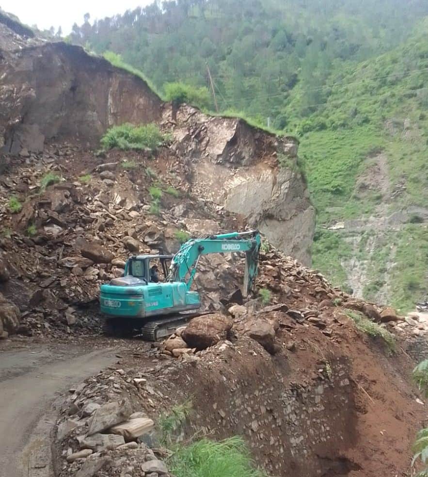 8 road closed in sirmaur due to rain and landslides