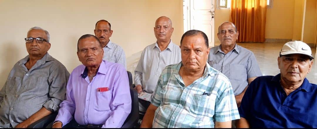 Pay 15% DA, reduce commutation period: Pensioners