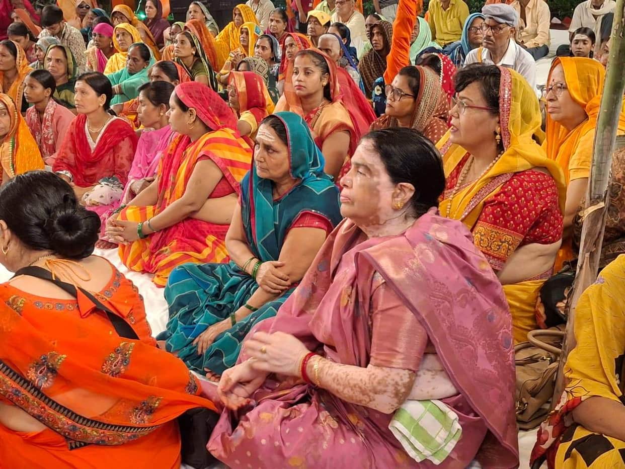 Sins do not touch one who utters the name of Sadashiv: Akhilanand