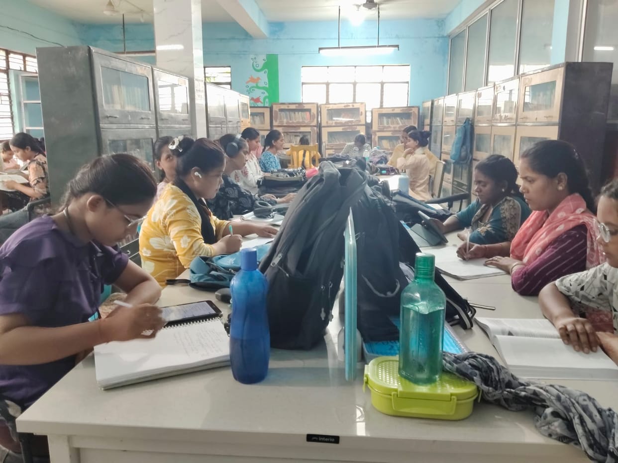 Amid the era of Reels, interest in literature is growing in the district; the number of students visiting the government library has doubled in a year and a half.
